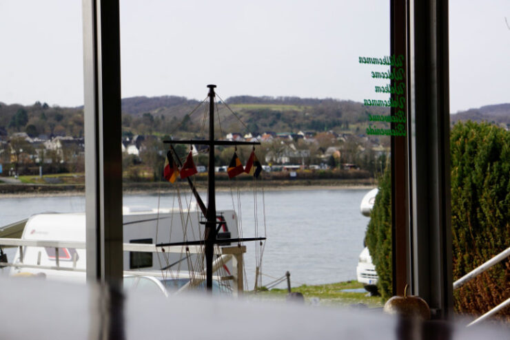 green-camping-am-rhein