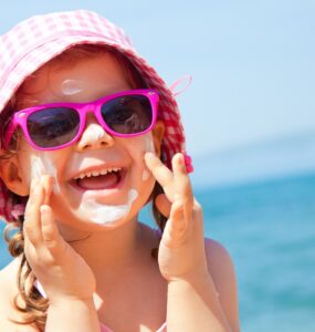 Kinder Sonnenbrillen Beitragsbild