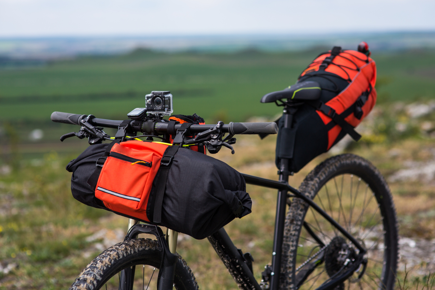Bikepacking: Satteltaschen im Test - DER SPIEGEL