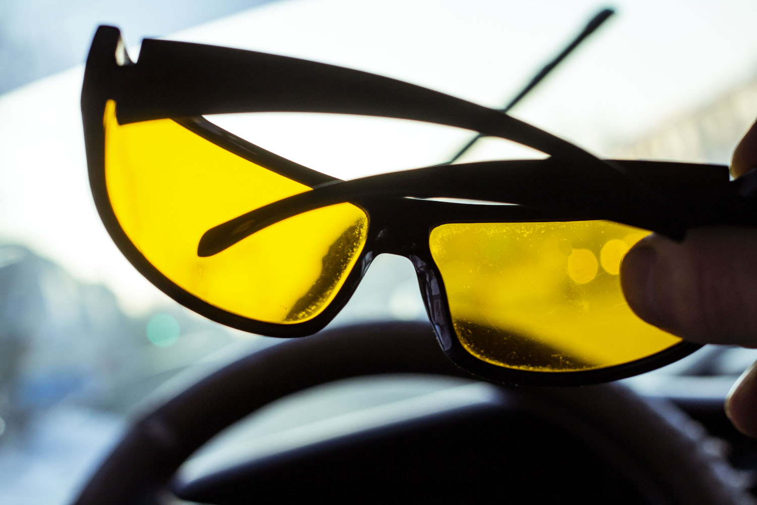 Nachtsichtbrillen: helfen Nachtfahrbrillen beim Autofahren?
